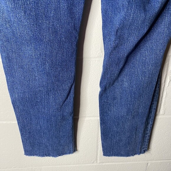 Old Navy Womens Sz 10 Distressed Boyfriend ankle jeans mid rise raw hem - Picture 5 of 15
